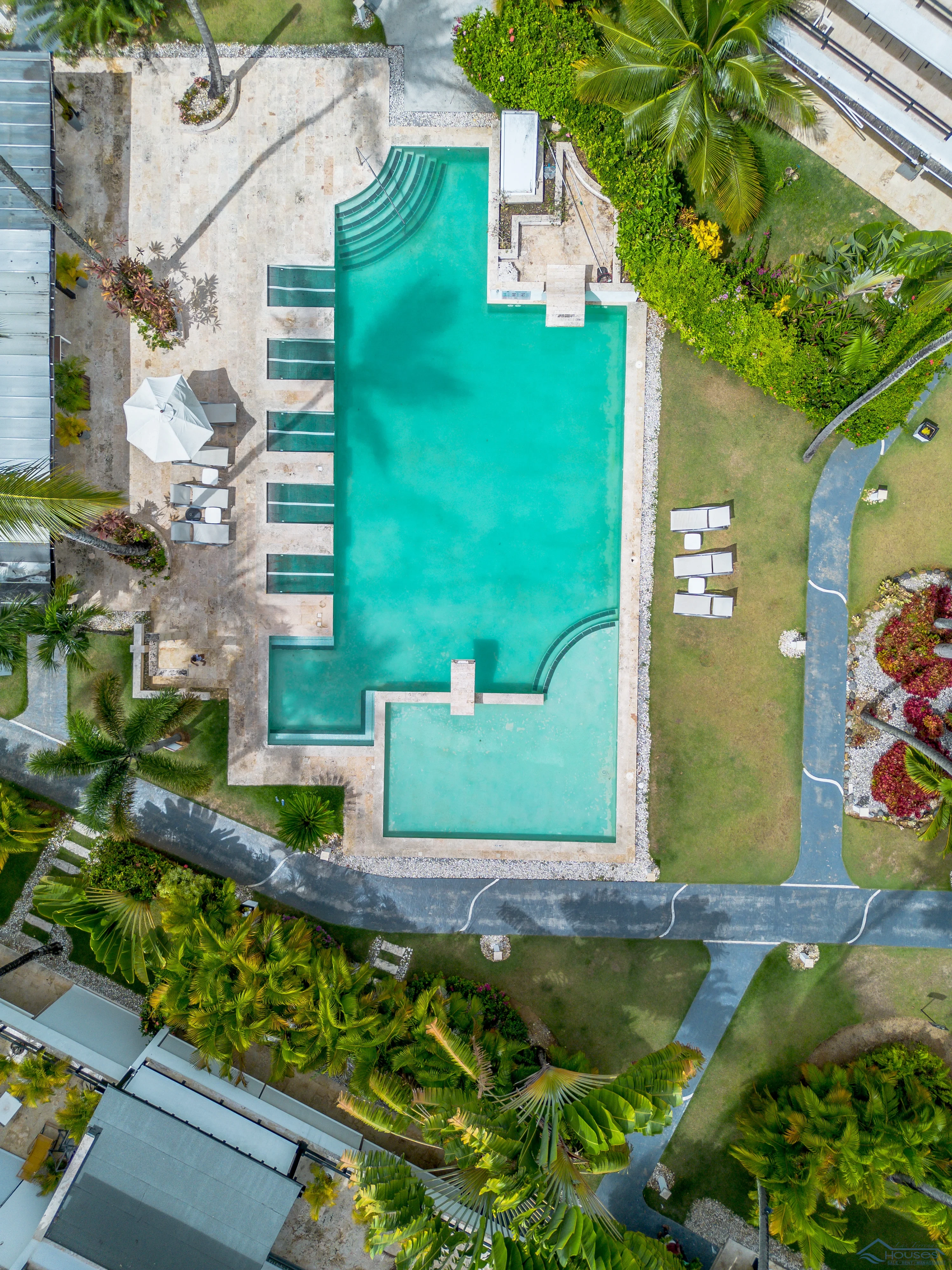 Beachfront Condo Rental”, “3 Bedroom Vacation Rental” o “Playa Punta Popy