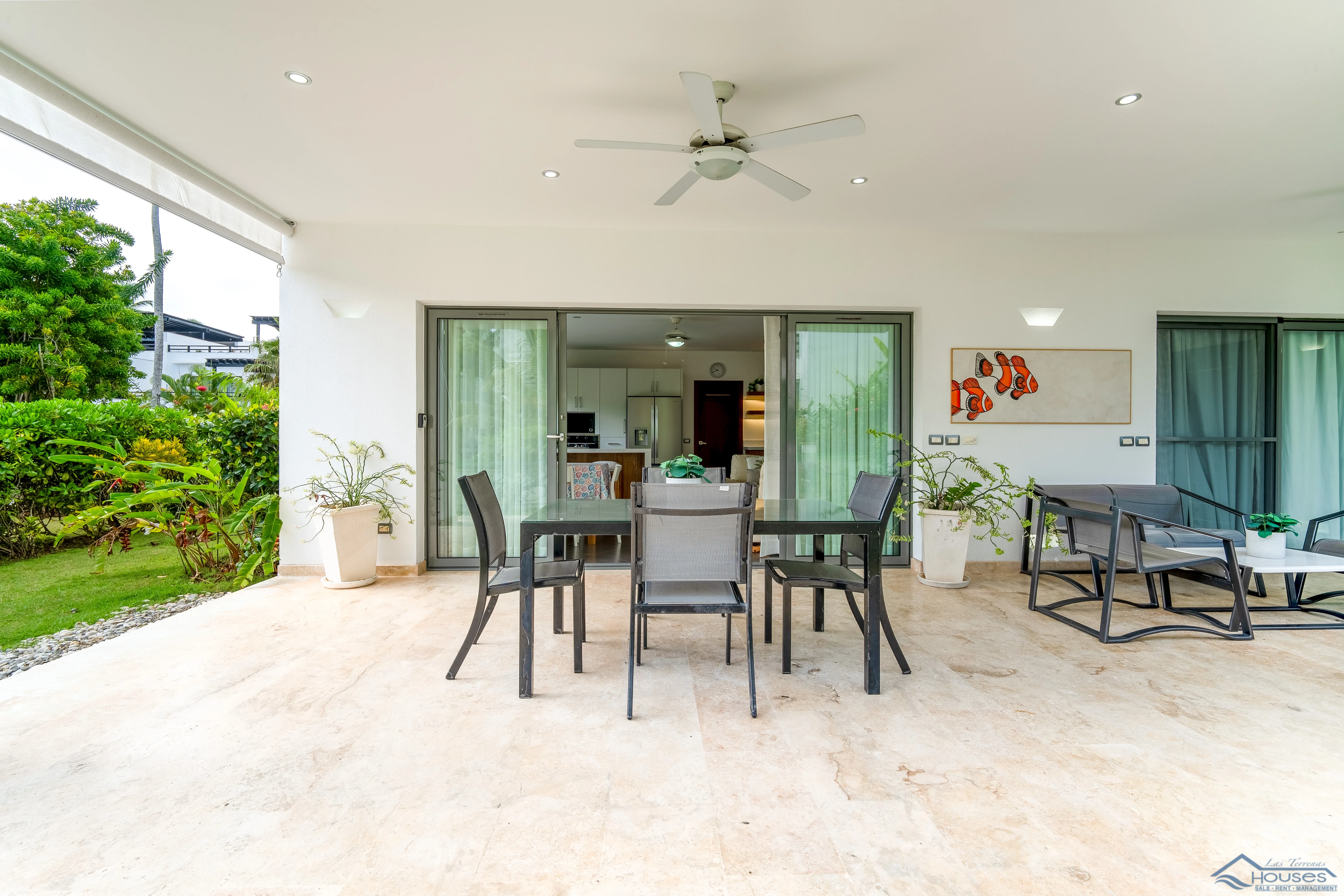Beachfront Condo Rental”, “3 Bedroom Vacation Rental” o “Playa Punta Popy