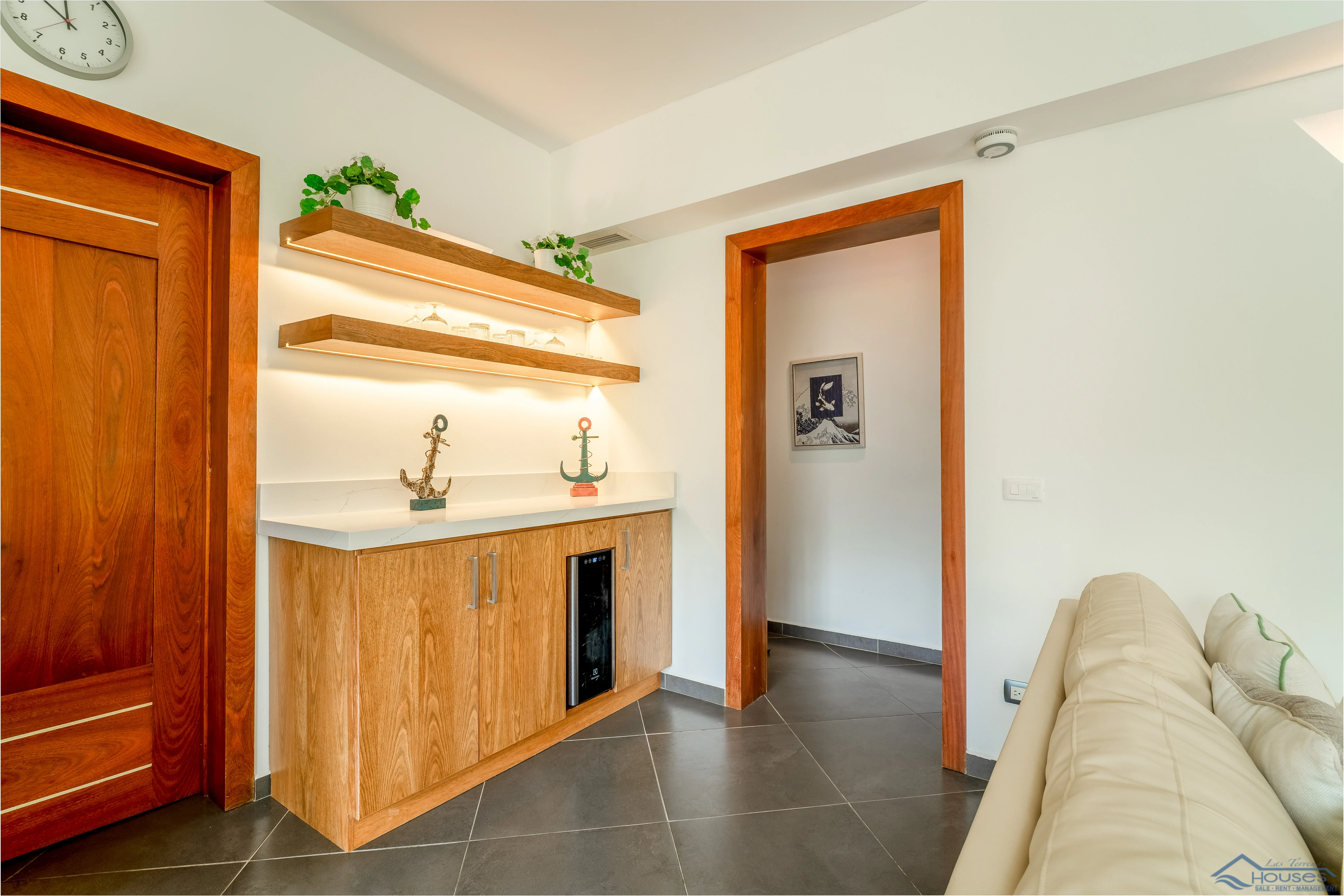 Beachfront Condo Rental”, “3 Bedroom Vacation Rental” o “Playa Punta Popy