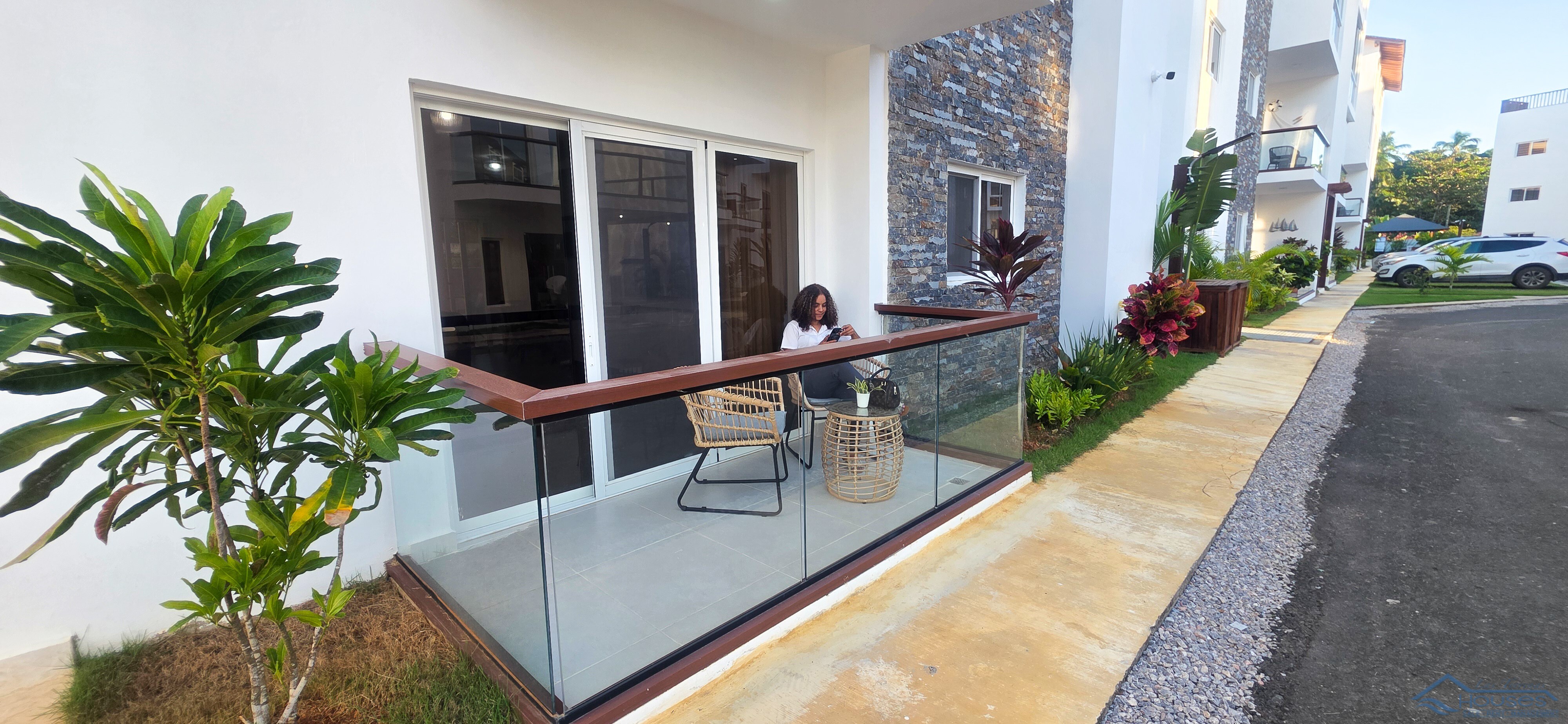 MODERN 2BR APT WITH PRIVATE JACUZZI NEAR PUNTA POPY