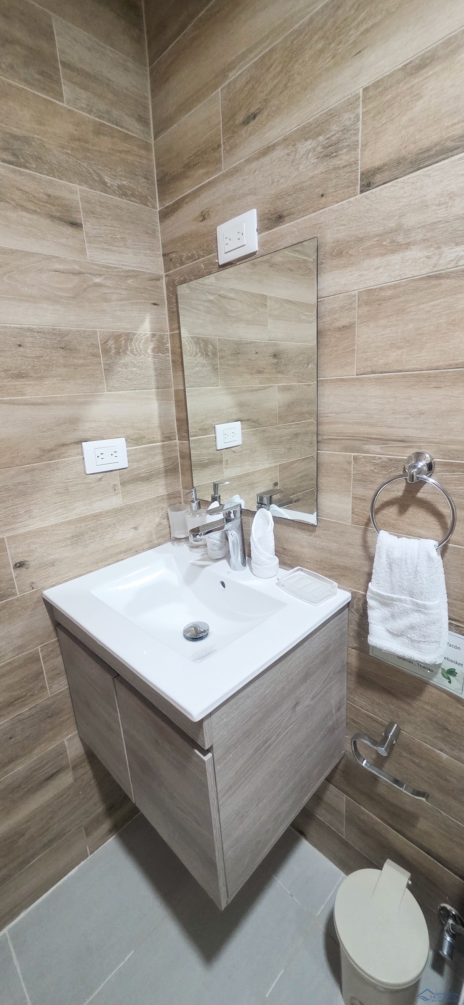 MODERN 2BR APT WITH PRIVATE JACUZZI NEAR PUNTA POPY