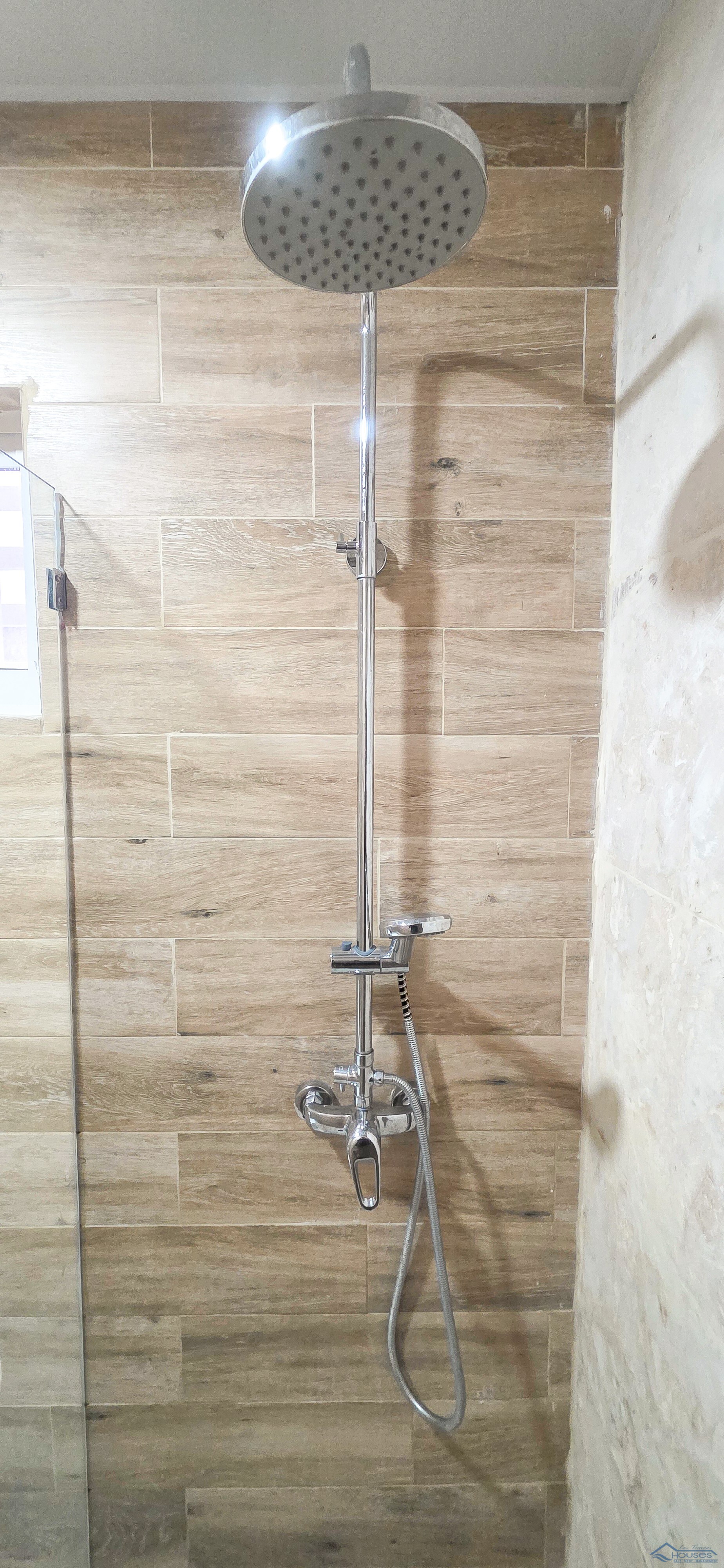 MODERN 2BR APT WITH PRIVATE JACUZZI NEAR PUNTA POPY