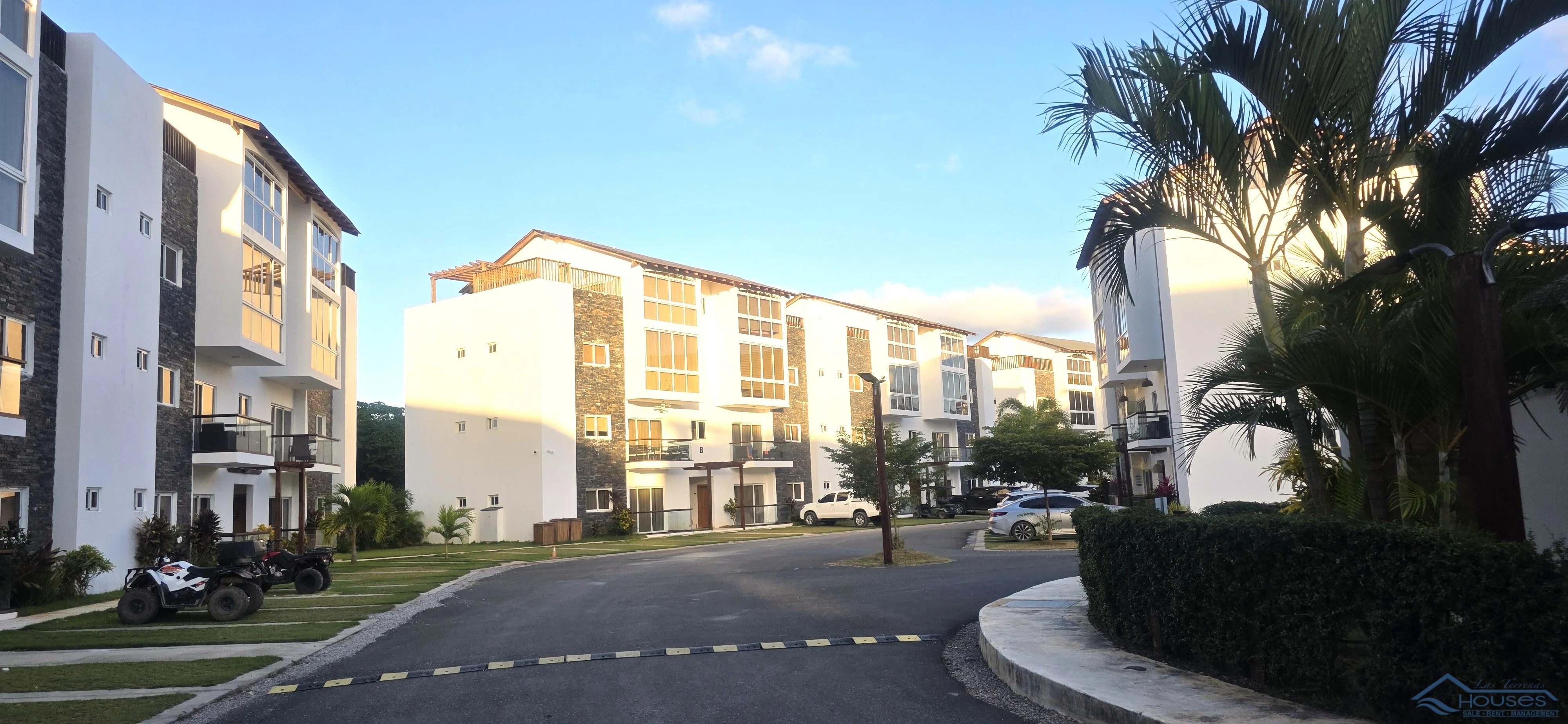 MODERN 2BR APT WITH PRIVATE JACUZZI NEAR PUNTA POPY