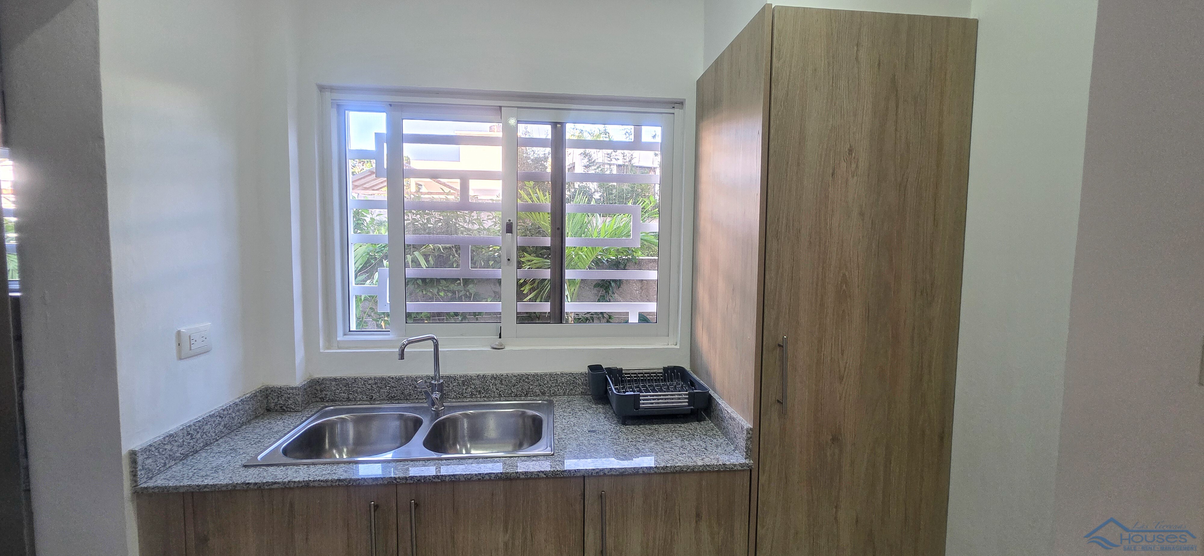 MODERN 2BR APT WITH PRIVATE JACUZZI NEAR PUNTA POPY