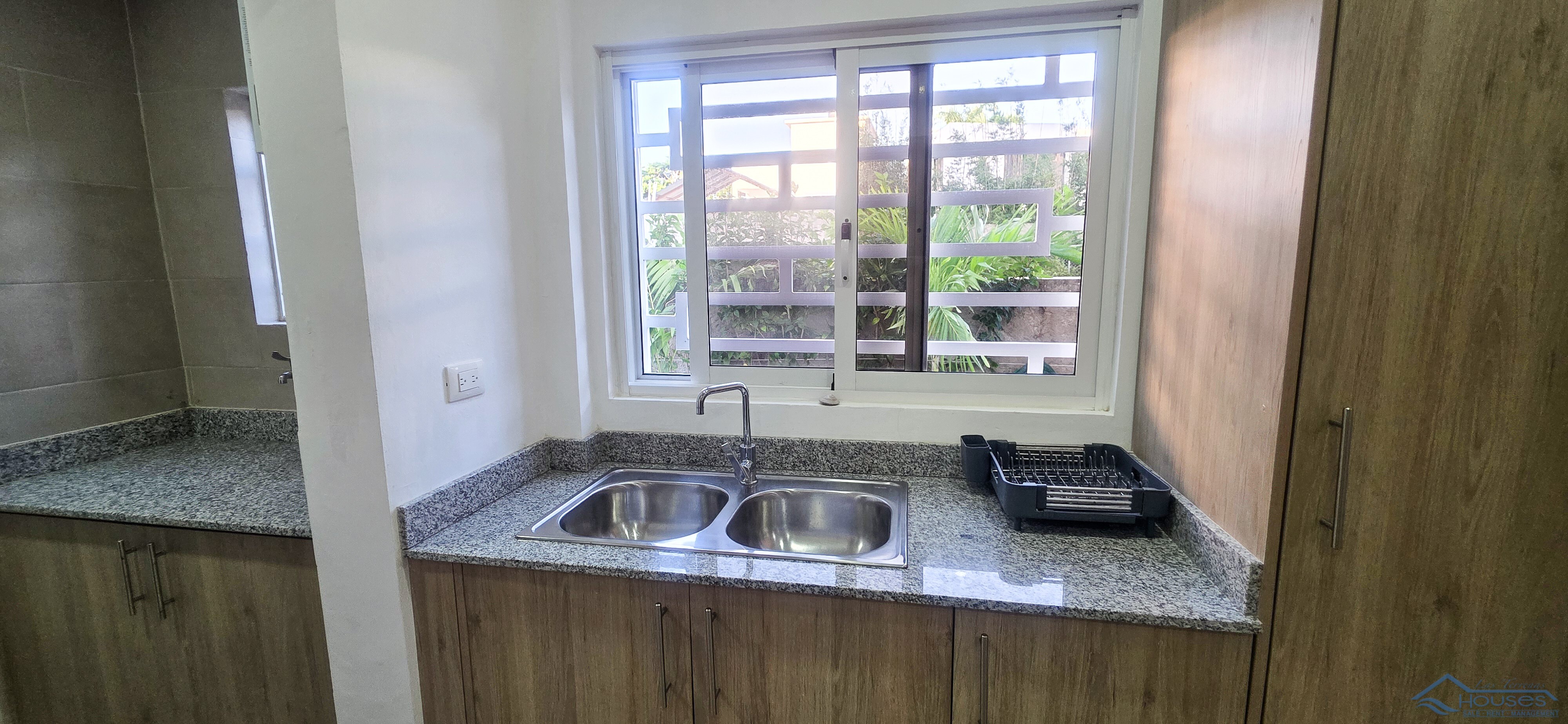 MODERN 2BR APT WITH PRIVATE JACUZZI NEAR PUNTA POPY
