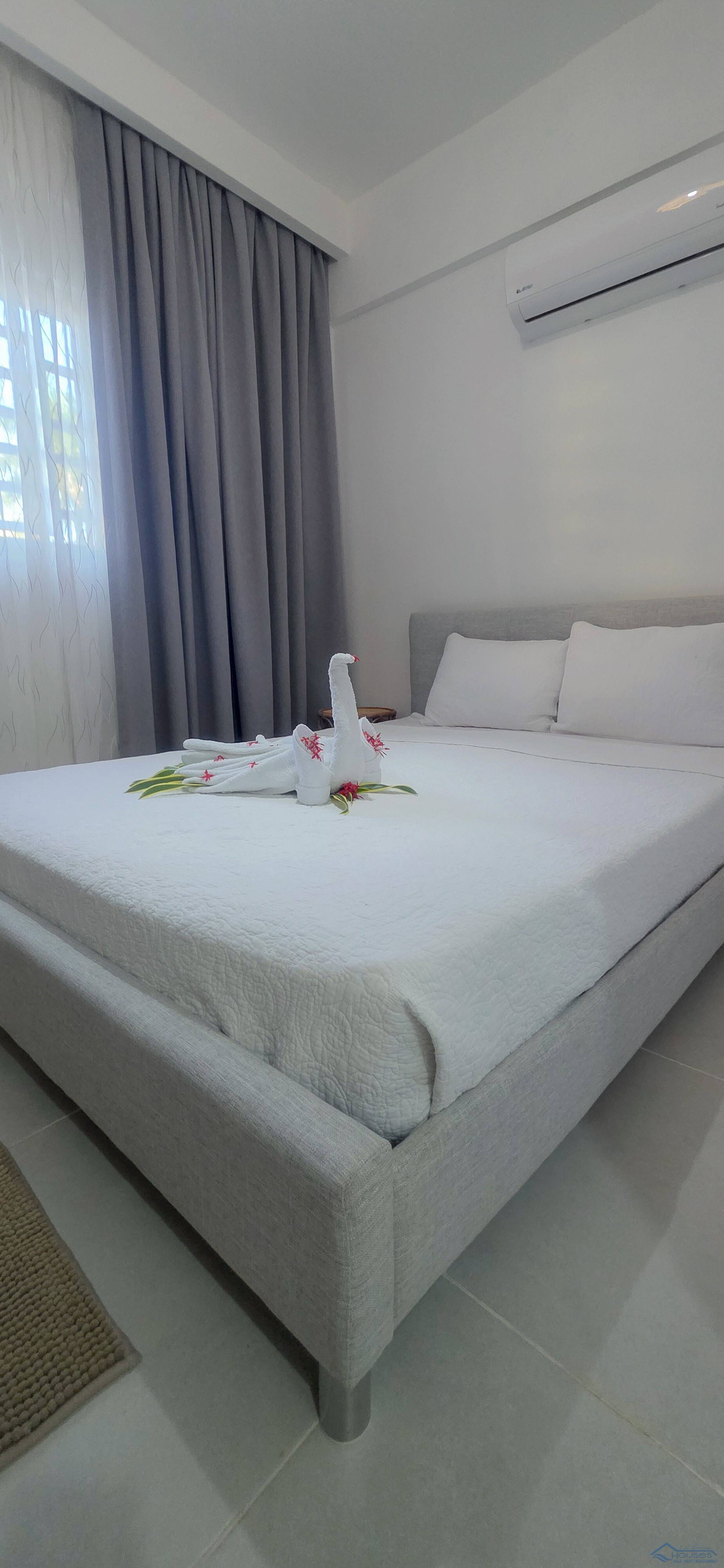 MODERN 2BR APT WITH PRIVATE JACUZZI NEAR PUNTA POPY