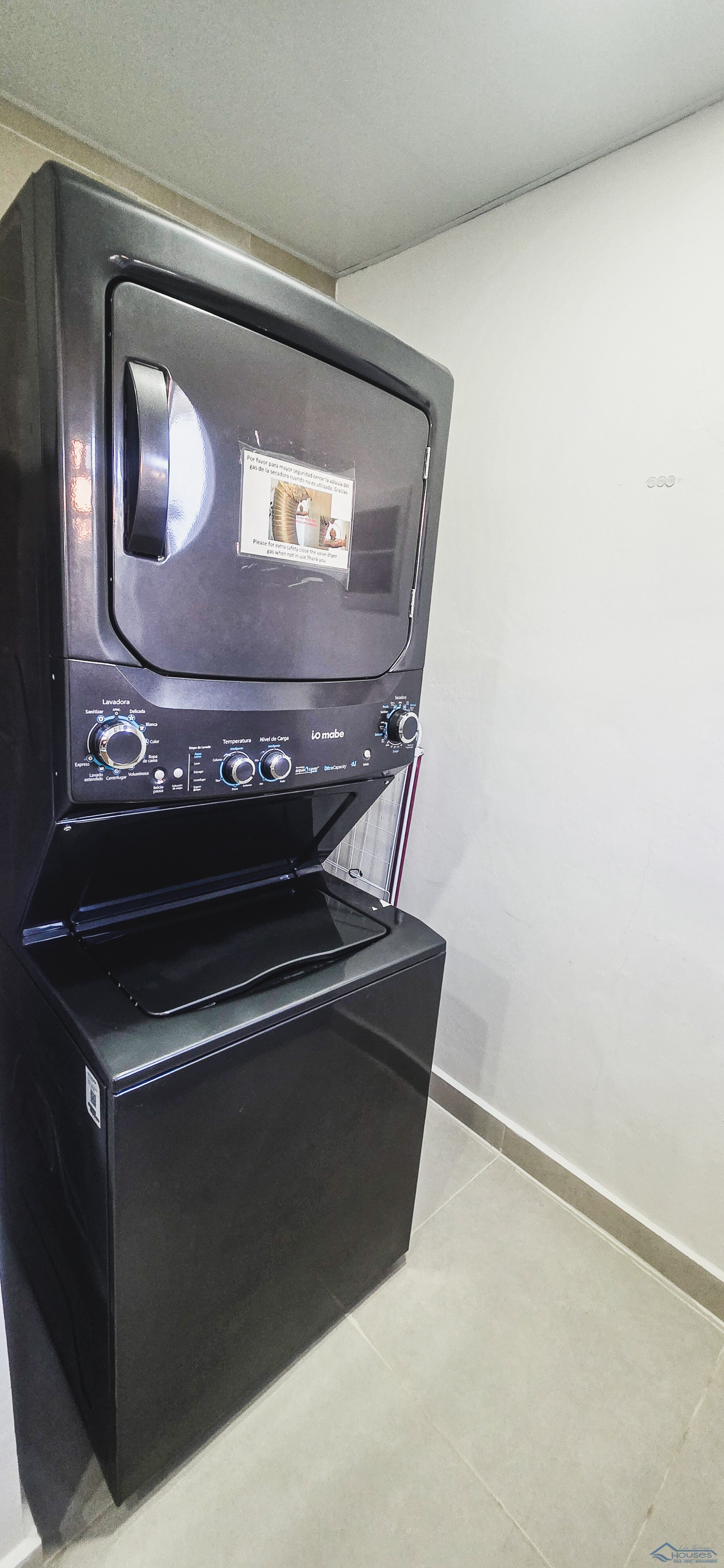 MODERN 2BR APT WITH PRIVATE JACUZZI NEAR PUNTA POPY