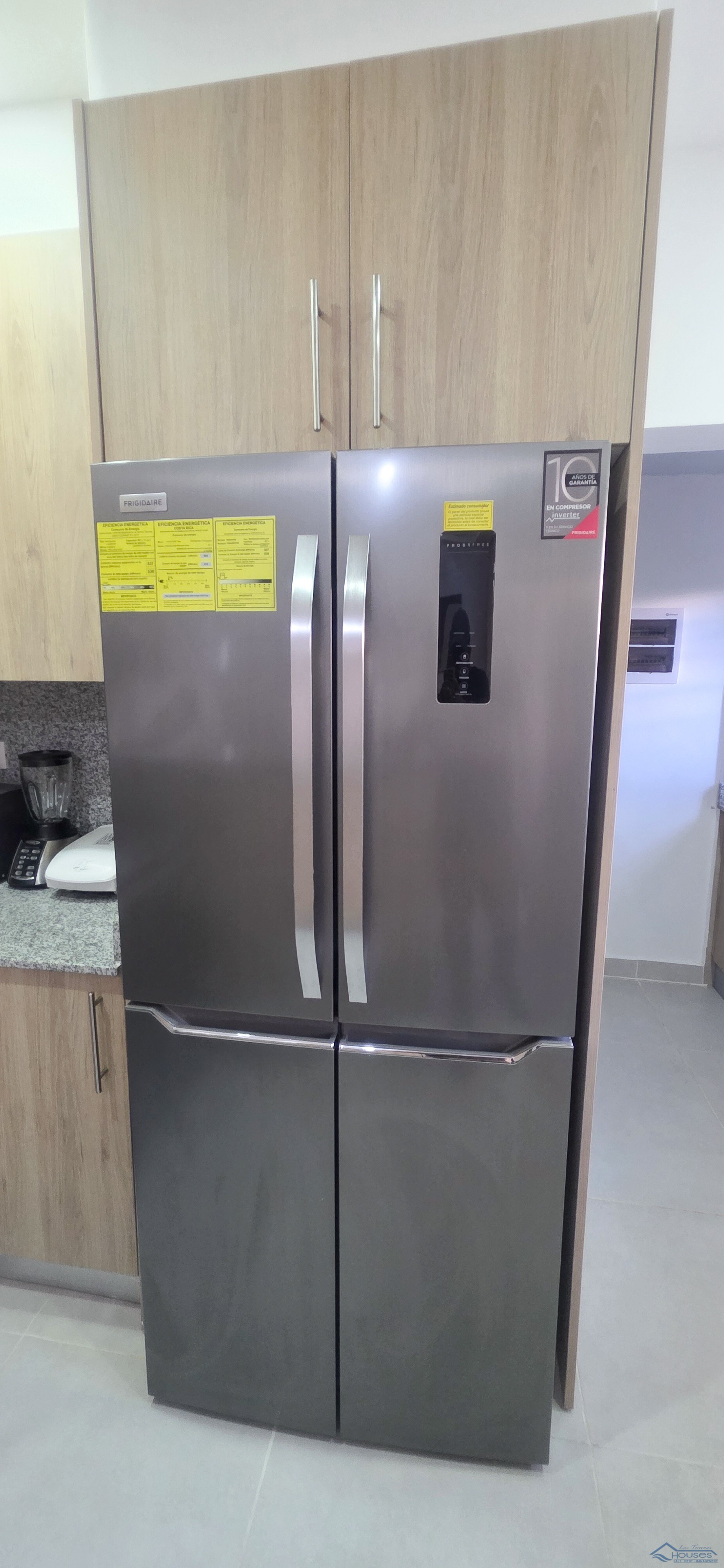 MODERN 2BR APT WITH PRIVATE JACUZZI NEAR PUNTA POPY