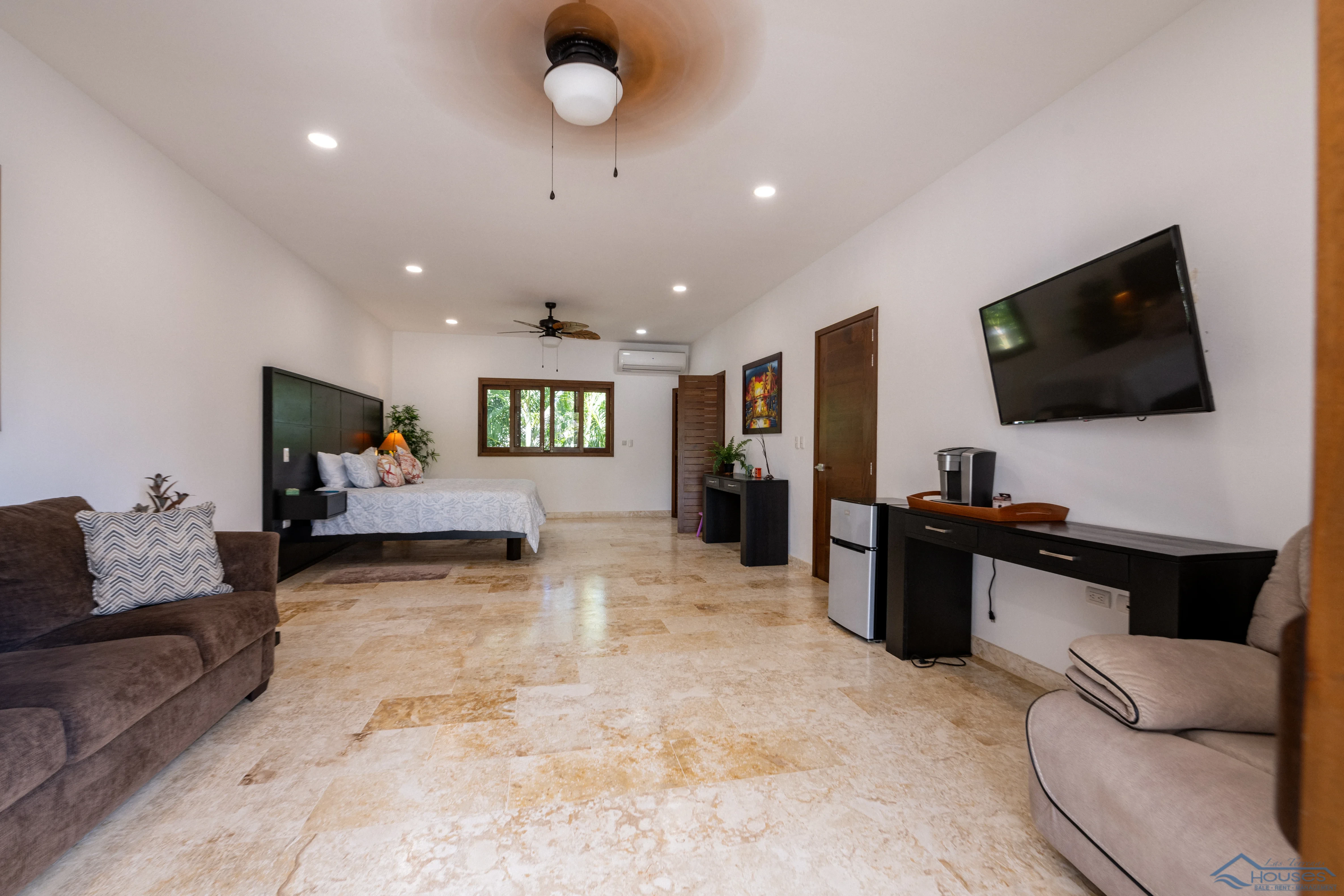 Luxury Villa for Sale in Playa Bonita with Private Helipad