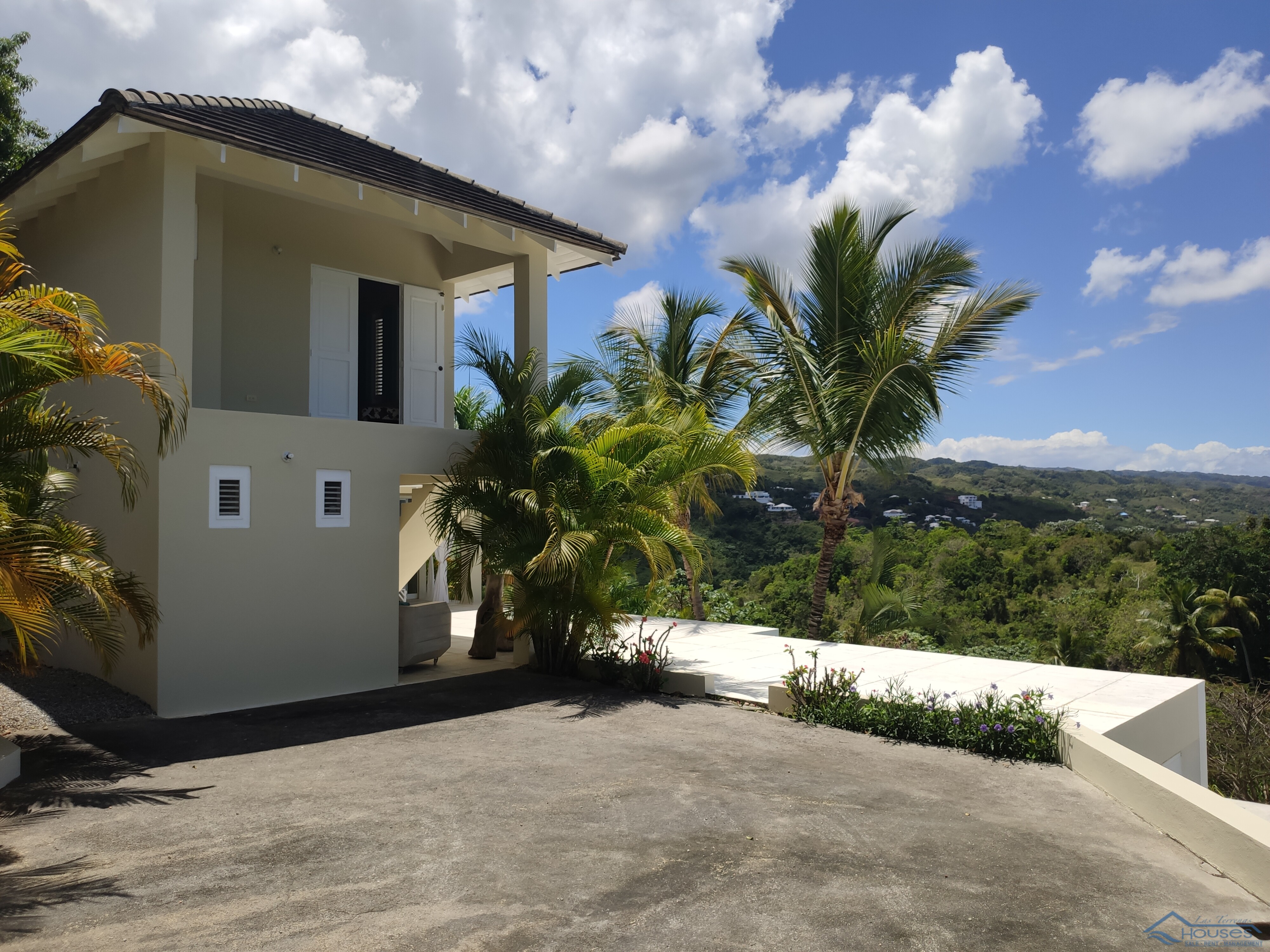Tropical Retreat with Panoramic Ocean Views in La Jagua, Las Terrenas: A Unique Resale Opportunity
