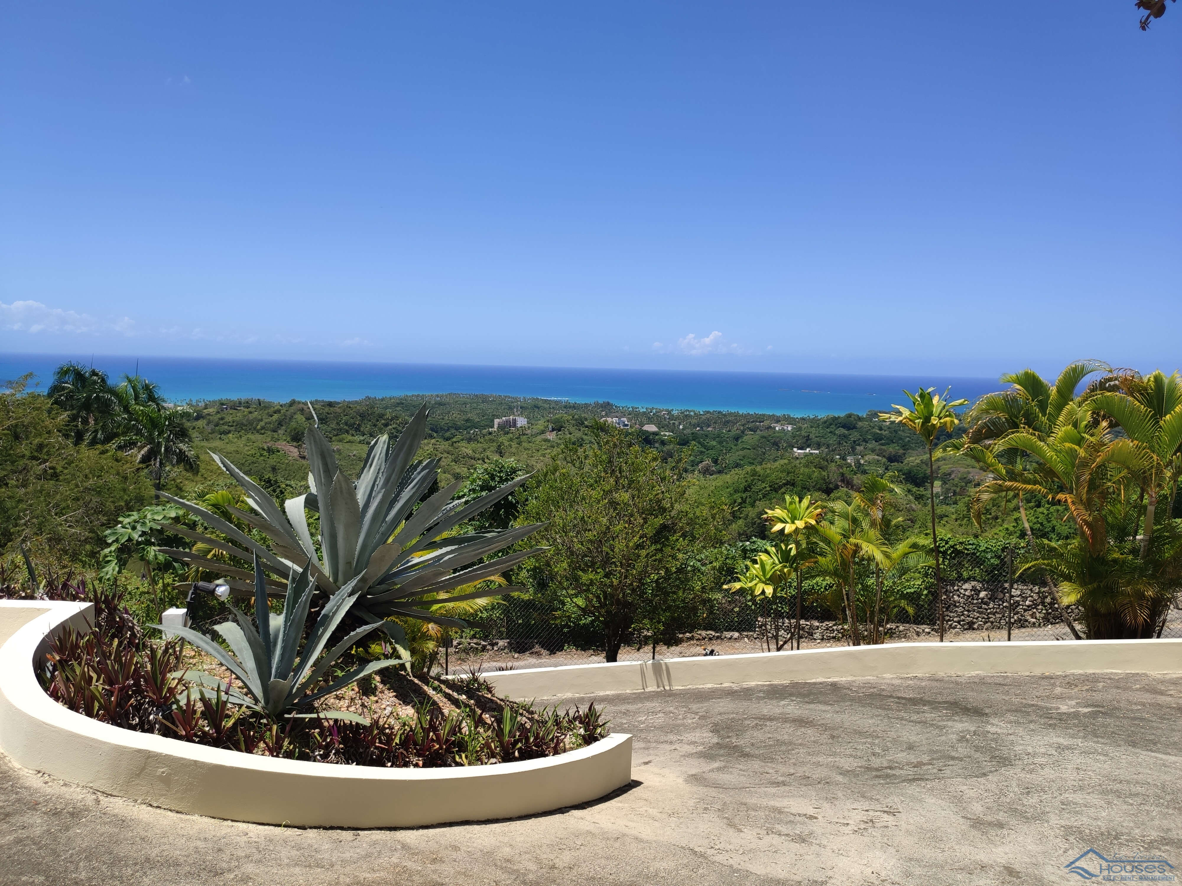 Tropical Retreat with Panoramic Ocean Views in La Jagua, Las Terrenas: A Unique Resale Opportunity