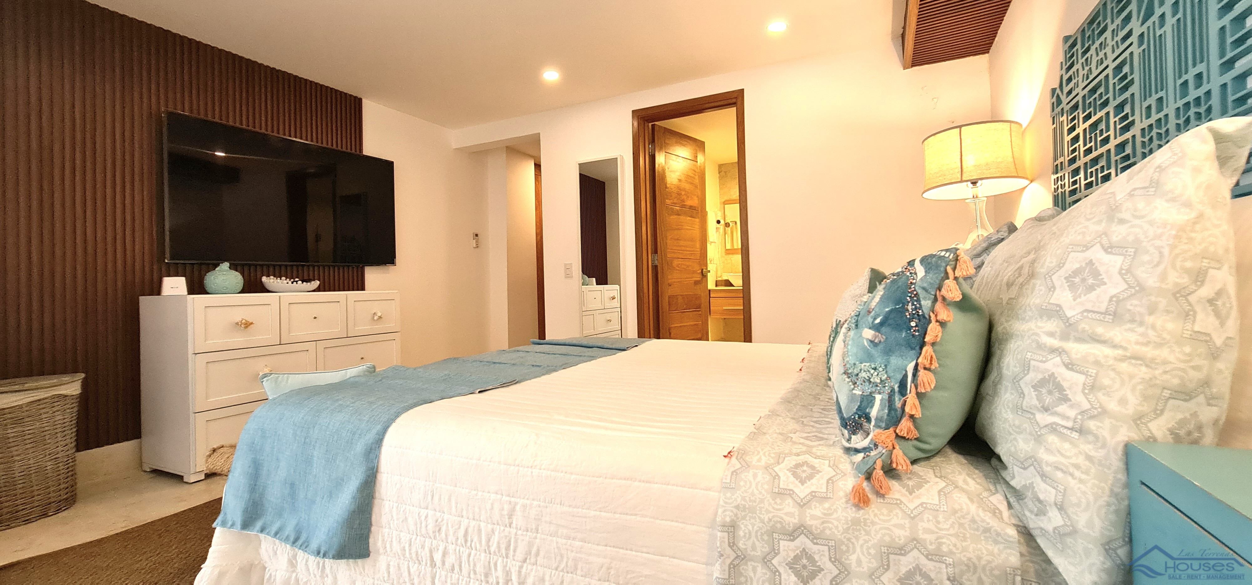 VIP OPPORTUNITY AT COSÓN BAY