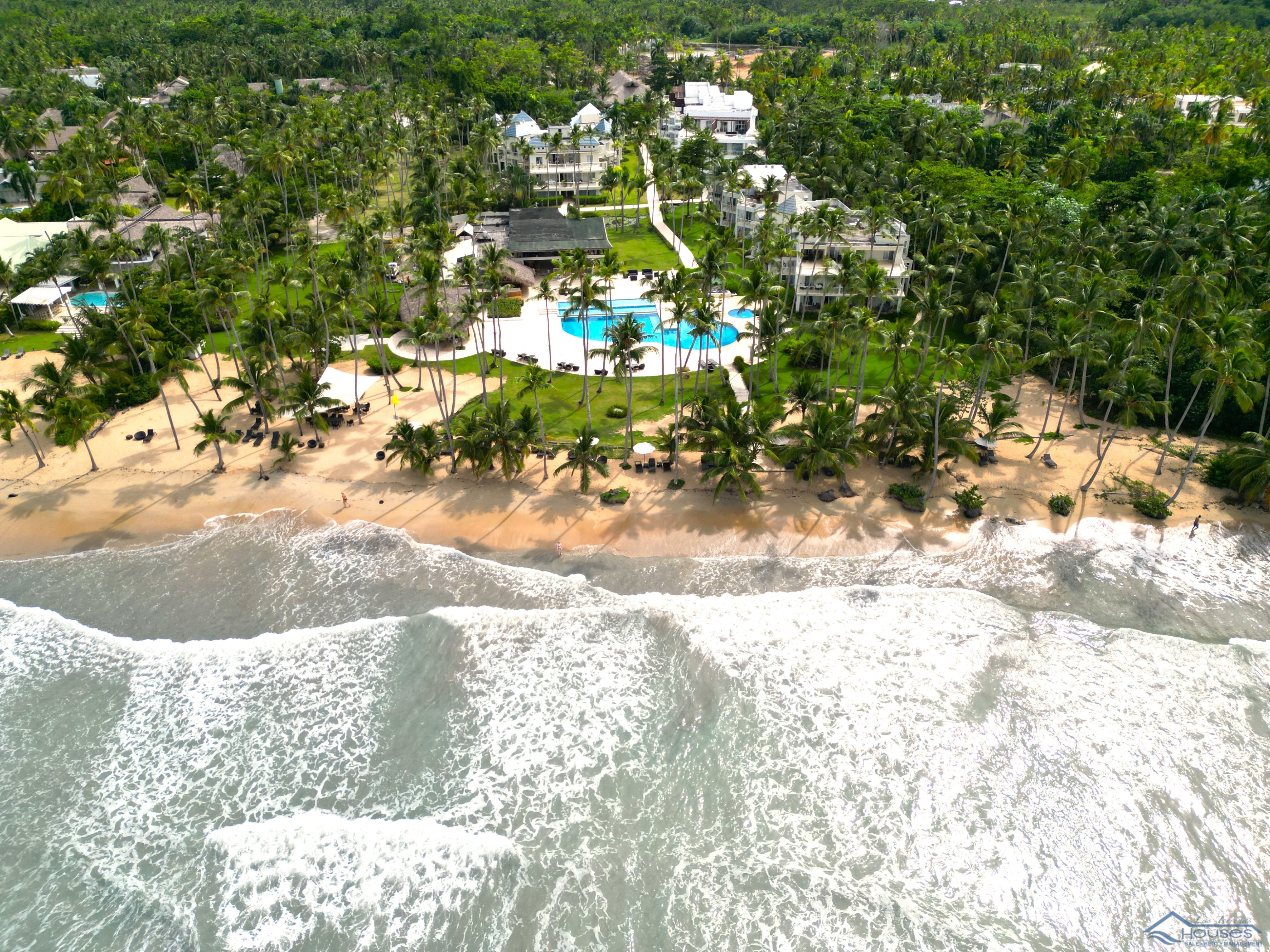 VIP OPPORTUNITY AT COSÓN BAY