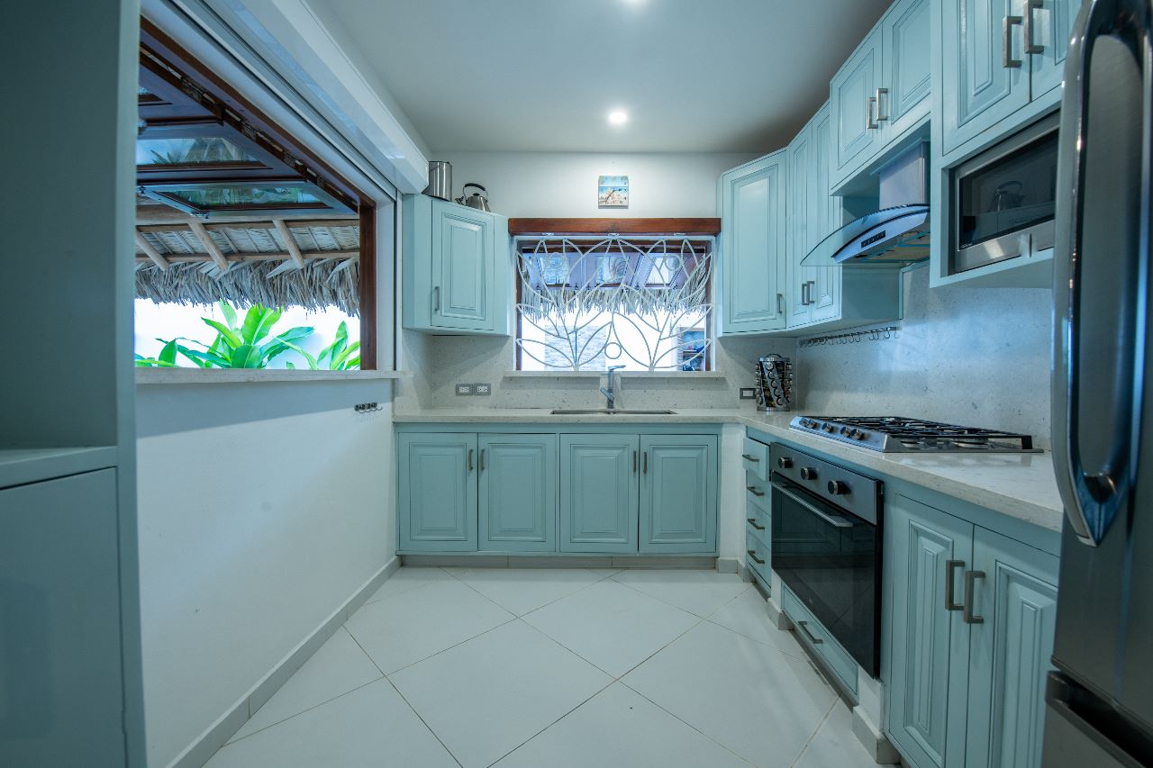 FISHERMAN VILLAGE HOUSE