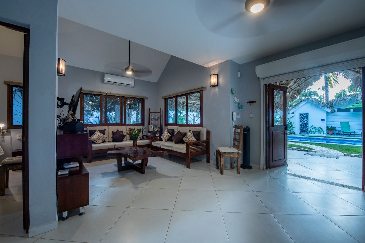 FISHERMAN VILLAGE HOUSE