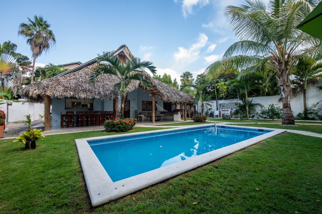 FISHERMAN VILLAGE HOUSE