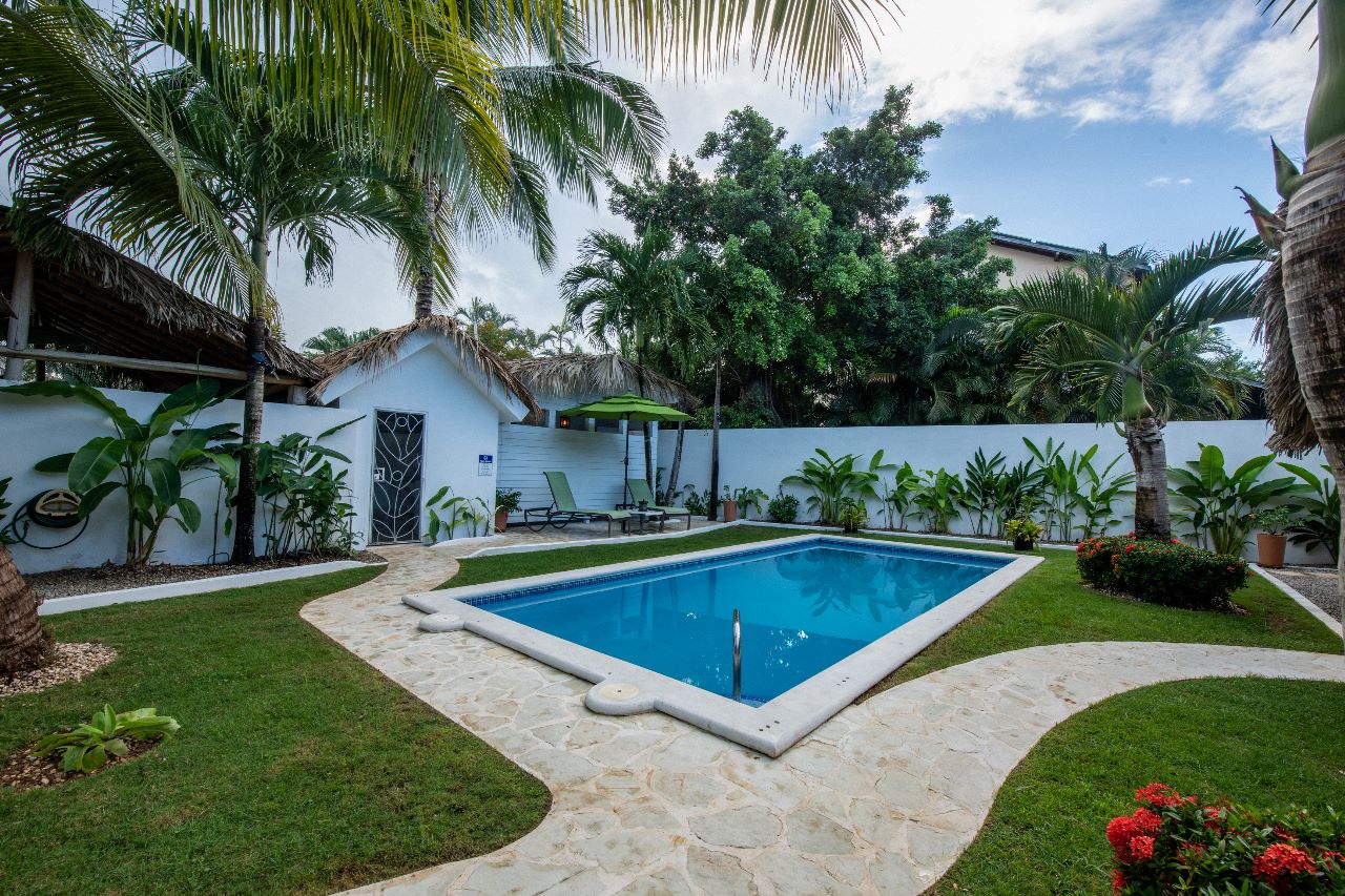 FISHERMAN VILLAGE HOUSE