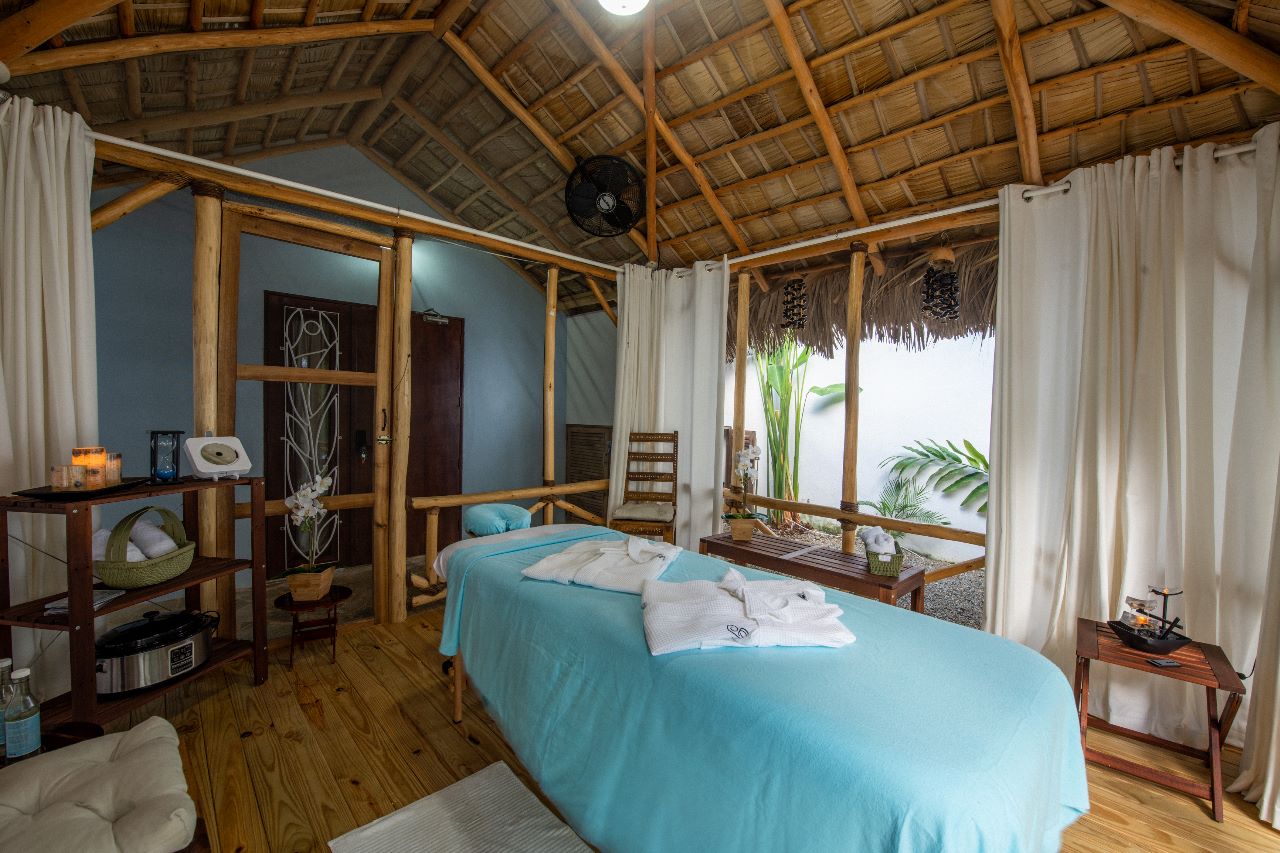 FISHERMAN VILLAGE HOUSE