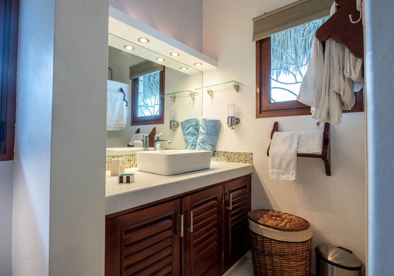 FISHERMAN VILLAGE HOUSE