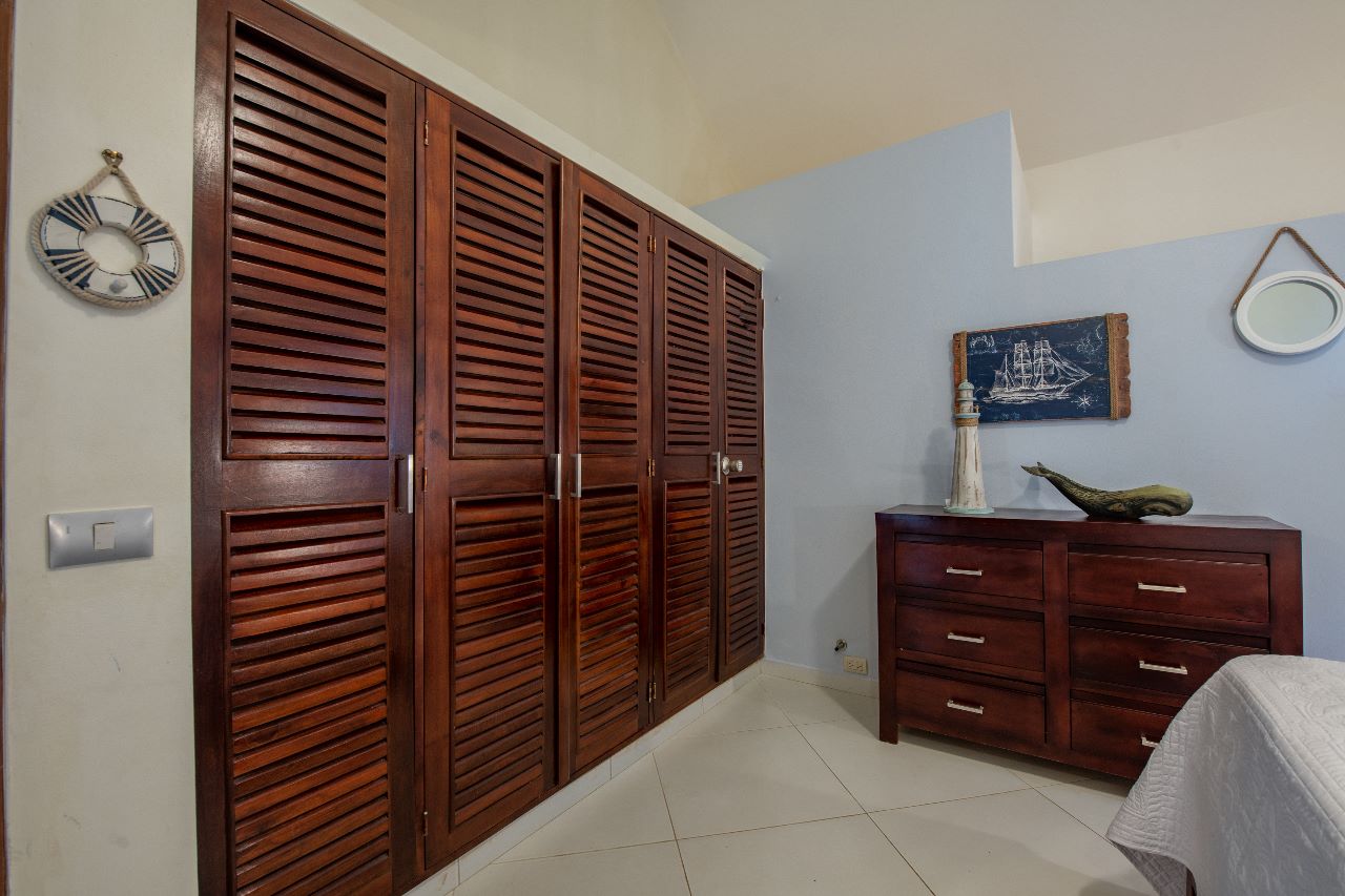 FISHERMAN VILLAGE HOUSE